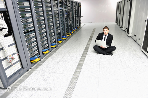 轻便IT工程师与现代化硬件在计算机网络工程中的协同作用